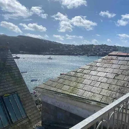 The Captain's 4 Bed Penthouse *